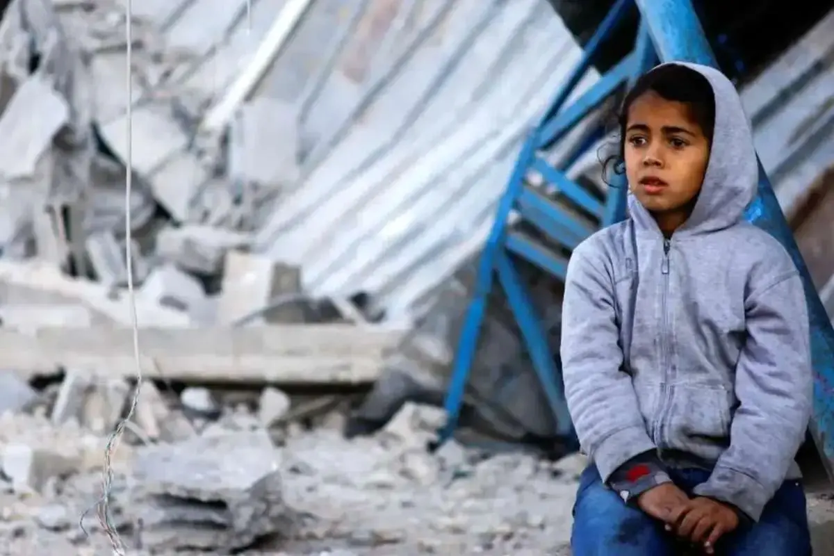  والدین چگونه در زمان جنگ، در امنیت بودن را به کودک القا کنند؟! 