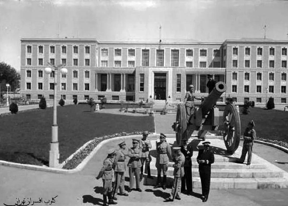 «افسران ارتش آمریکا و ایران» در باشگاه افسران تهران؛ سال 39 + تصویر