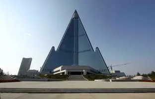 بلندترین هتل متروکه جهان؛ آسمان خراشی با 105 طبقه + ویدئو