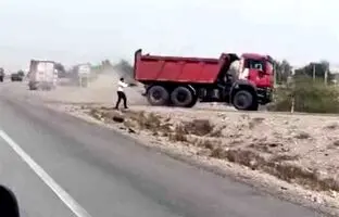 توقف کامیون سرقتی در هرمزگان با شلیک پلیس + ویدئو