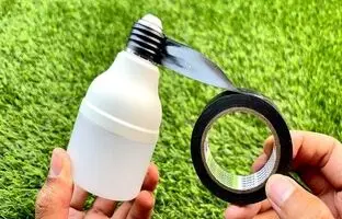 2 روش برای تعمیر لامپ ال ای دی سوخته با کمک چسب برق و پیچ + ویدئو