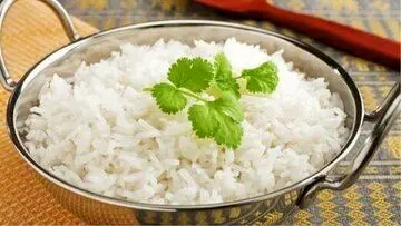 ضررهای نگهداری برنج خیس و پخته شده