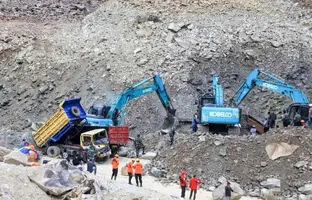 رانش مرگبار زمین در معدن سنگ در استان جاوای اندونزی + ویدئو