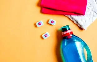 روش پاک کردن لکه روغن ماشین از لباس و زمین 