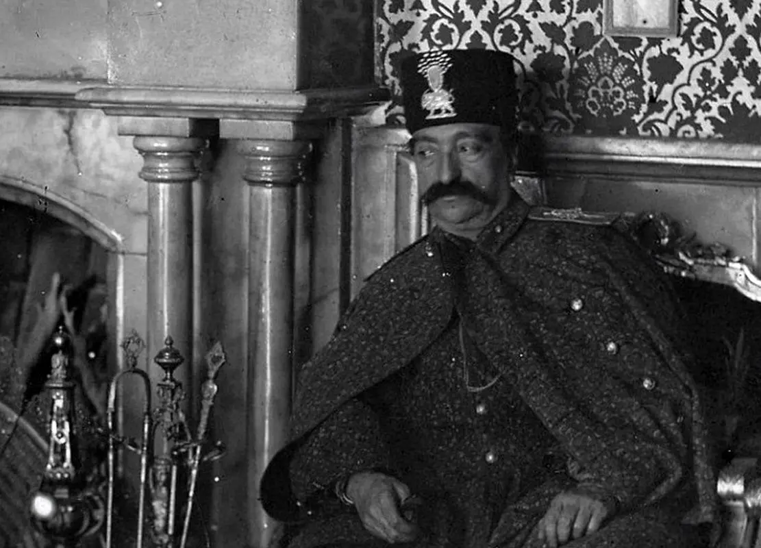 سفر به عصر قاجار؛ ژست دیده نشده از «ناصرالدین شاه» در سال 1245 + تصویر