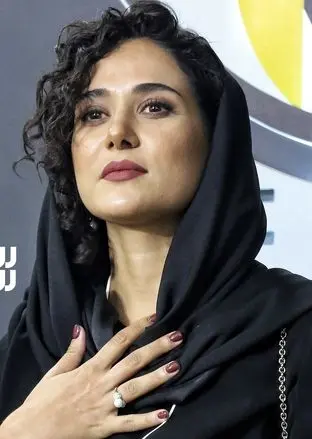  شب یلدا ۱۴۰۴: سفره ساده و متفاوت پریناز ایزدیار 