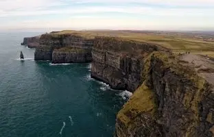 صخره موهر؛ جاذبه‌ای خطرناک در قلب اقیانوس اطلس + ویدئو