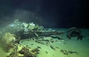  گنج کوزه‌های ۵۰۰ ساله در عمق ۲.۵ کیلومتری دریا کشف شد 