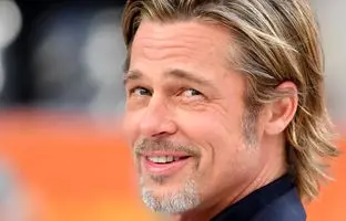 پاپاراتزی خارجی؛ تغییر چهره دیدنی «برد پیت» از 5 تا 61 سالگی + ویدئو