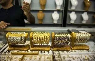 قیمت دلار، سکه، طلا و یورو ۷ مهر ۱۴۰۳/ حرکت خلاف جهت طلا و سکه در بازار