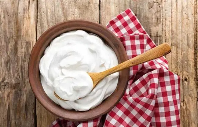 طرز تهیه ماست سفت و چکیده فوق العاده خوشمزه در منزل + نکات طلایی