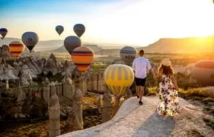 مناظر رویایی سرزمین بالن‌ها در ترکیه + ویدئو