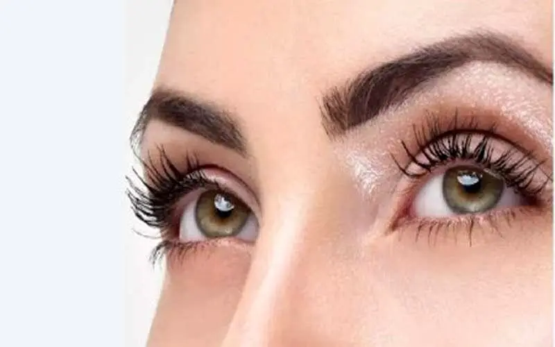 چگونه مژه و ابروهای پرپشتی داشته باشیم