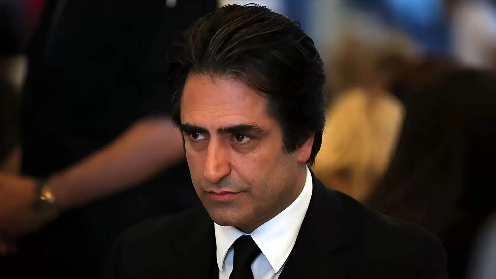 ابراز همدردی خواننده محبوب ترک با مردم ایران 