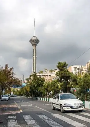 نصب بنر در تهران برای قبول سرپرستی مردم لبنان