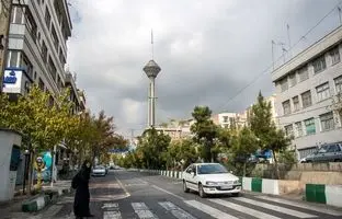 نصب بنر در تهران برای قبول سرپرستی مردم لبنان