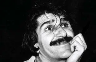 زیباترین اشعار فارسی؛ عمیق‌ترین چشم‌انتظاری حسین پناهی با دو استکان چای