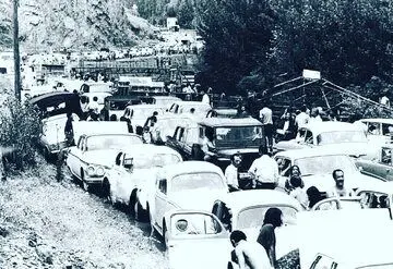 پمپ بنزینی در جاده چالوس؛ عکسی از ۶۶ سال پیش