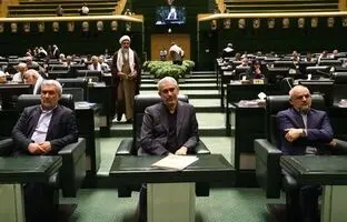 مدنی زاده با رأی اعتماد نمایندگان وزیر اقتصاد شد