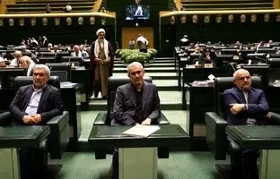 مدنی زاده با رأی اعتماد نمایندگان وزیر اقتصاد شد