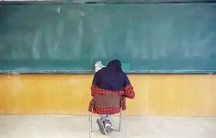 استفاده از پهپاد برای جلوگیری از تقلب در امتحانات دبیرستان! + ویدئو