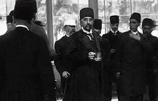  سفر به عصر قاجار؛ «عکس ما است، وقتی که آب می‌خوریم»! + عکس