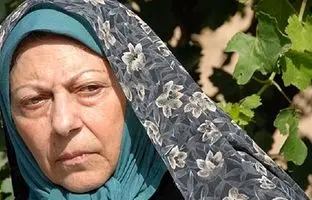 «ثریا قاسمی و حمیده خیرآبادی» در پشت صحنه سریال در قلب من؛ سال 77 + عکس