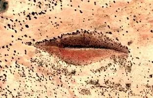 «لب‌های صحرا»؛ یک ساختار شگفت‌انگیز در آفریقا + تصویر
