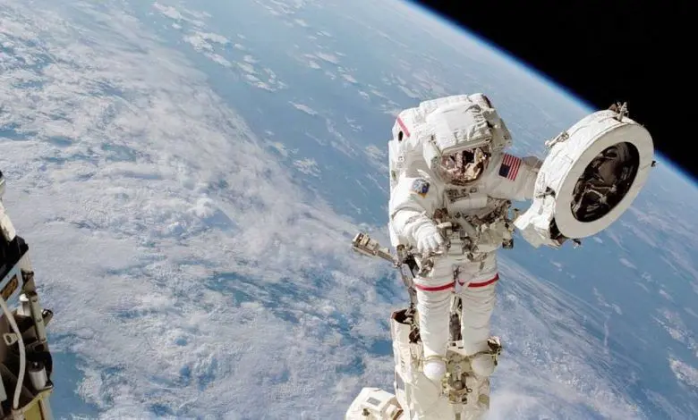  چرا در فضا هیچ صدایی نیست؟ 