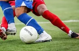 شب یلدا ساعت ۴ مسابقه لیگ برتر را تغییر داد؛ استقلال و پرسپولیس جلو افتادند
