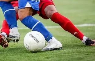 شب یلدا ساعت ۴ مسابقه لیگ برتر را تغییر داد؛ استقلال و پرسپولیس جلو افتادند
