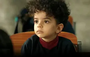 شاهکار خوانندگی مهدیار کلائی در حضور ستاره های سریال پایتخت + ویدئو