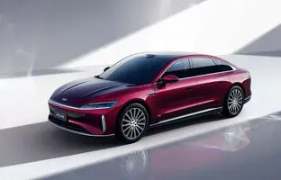 سدان هیبریدی چری آریزو ۹ با نام فالوین A9 معرفی شد