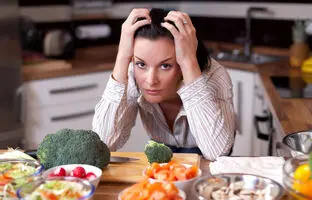 اضطراب واقعی چه نشانه‌هایی دارد؟/ راهکارهای تغذیه‌ای برای کاهش اضطراب