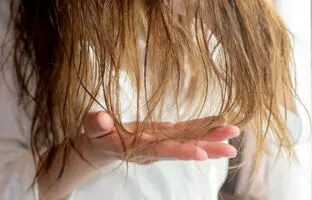 ۷ روش ساده برای رطوبت رسانی به مو