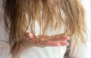 ۷ روش ساده برای رطوبت رسانی به مو