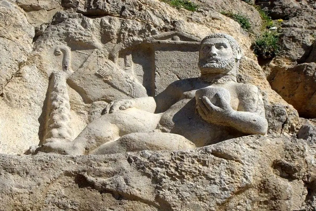 سفر به استراحتگاه محبوب هرکول در کرمانشاه؛ هرکول در بیستون چه می‌کند؟