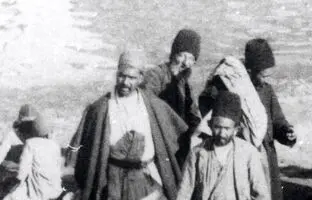  سفر به ایران قدیم؛ انارفروش دوره‌گرد قاجاری و الاغش در میدان ارگ + تصویر