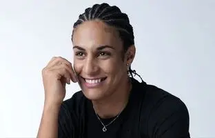 ادامه جنجال قهرمان بوکس زنان که مرد از آب در آمد | فدراسیون : همه باید آزمایش بدهند!