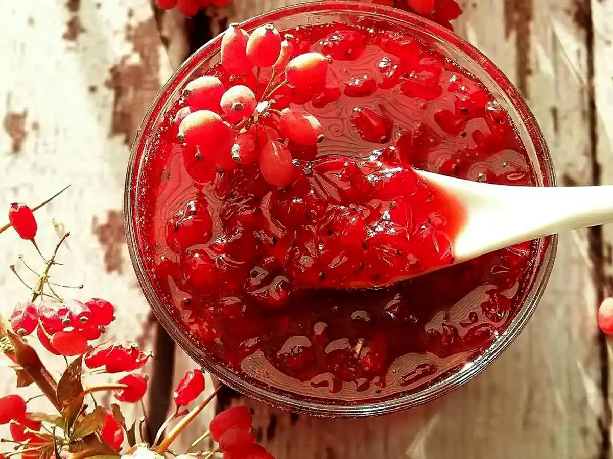 طرز تهیه مربای زرشک خوشمزه و مجلسی با رنگ فوق العاده + 4 نکته طلایی