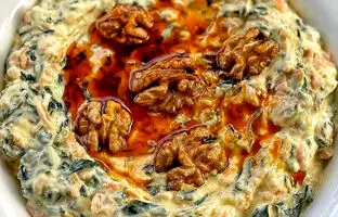 خوشمزه بپزید؛ طرز تهیه بورانی اسفناج و هویج؛ یک چاشنی خوشمزه 