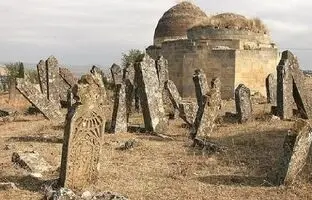 راهنمای سفر؛ شب‌ها نباید به این قبرستان رفت؟/ این روستا مدفن اجنه است