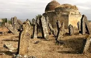 راهنمای سفر؛ شب‌ها نباید به این قبرستان رفت؟/ این روستا مدفن اجنه است