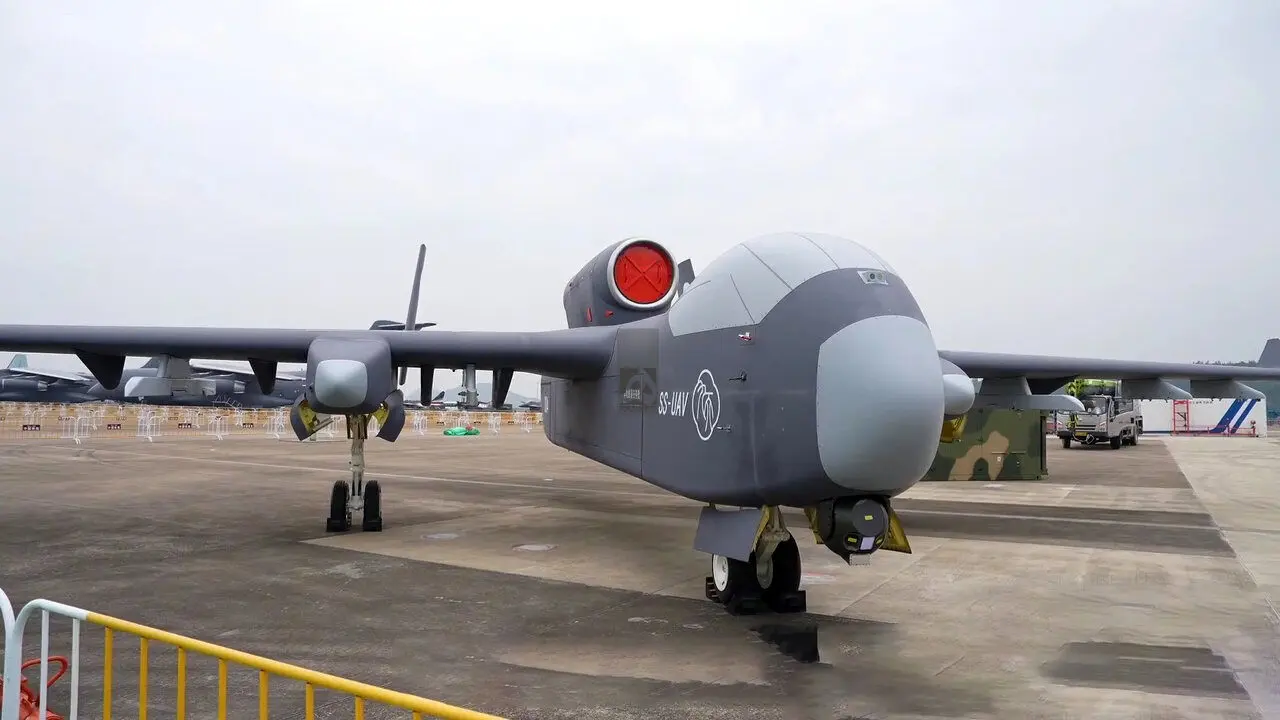 انقلاب هوایی چین؛ رونمایی از هواپیمایی که آسمان را با ۱۰۰ پهپاد تسخیر می‌کند! + ویدئو