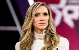 تمرین نظامی عروس ترامپ در کنار سربازان ارتش آمریکا + ویدئو