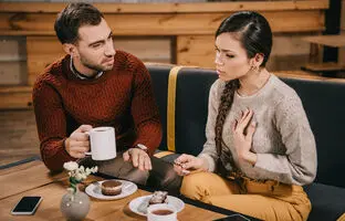 ۸ روش برای گفت‌وگوی سالم و مؤثر در روابط حتی در زمان ناراحتی