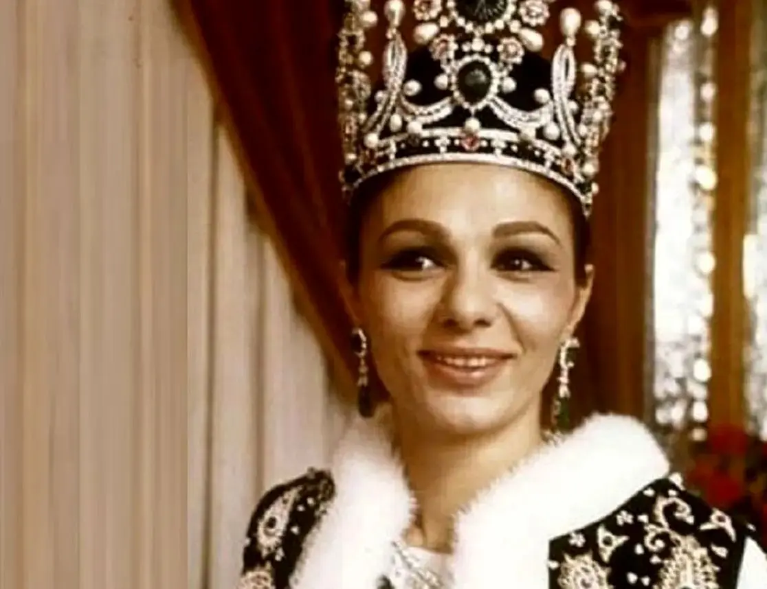 دوچرخه‌سواری «فرح» 16 ساله در کوچه‌های تهران+ تصاویر