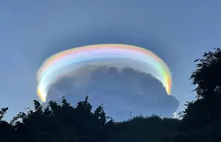 وقوع پدیده نادر ابر رنگین‌تاب در تایلند + ویدئو