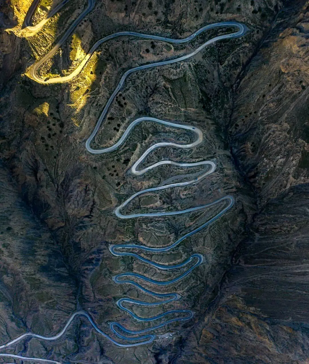 جاده روستای ناندل یکی از خطرناکترین جاده های شمال ایران