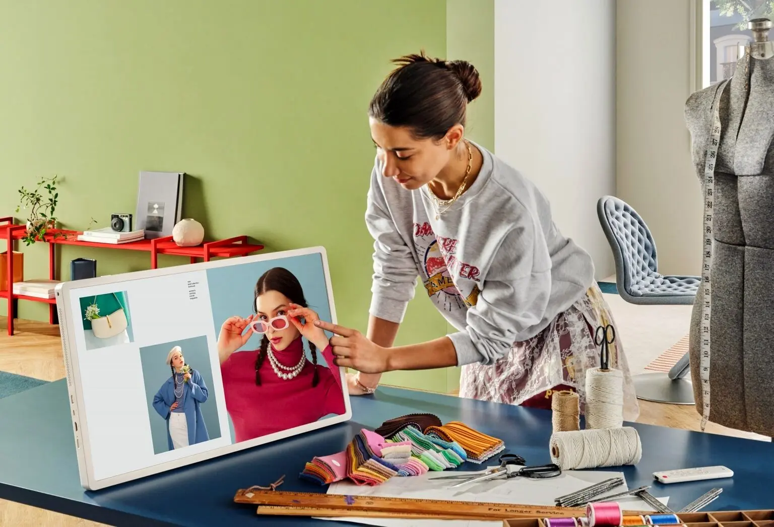 نمایشگر همه‌فن‌حریف ال‌جی با QHD و باتری ۴ ساعته معرفی شد!